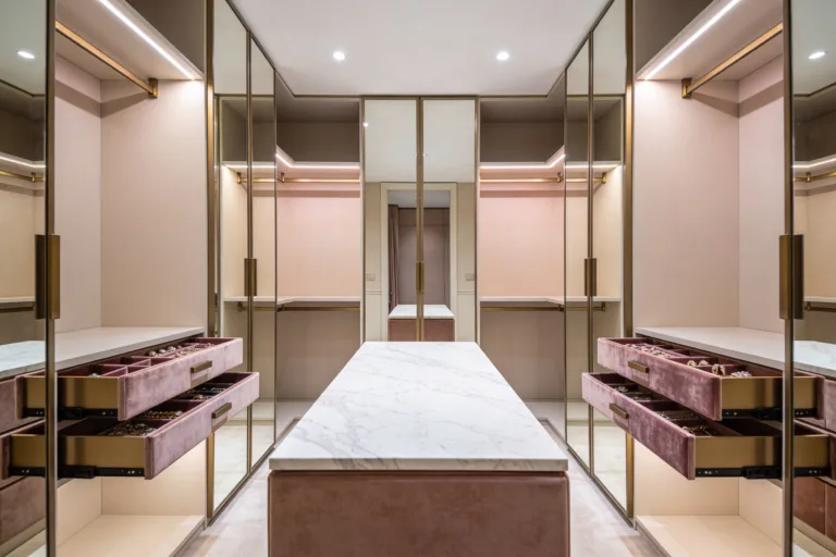 8 Walk in Closet Layouts with Perfect Dimensions: Luxe to Compact