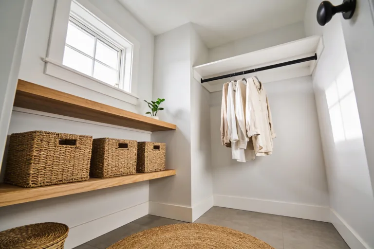 8 Laundry Room with Hanging Rod Ideas for Air-Drying: Fresh & Functional
