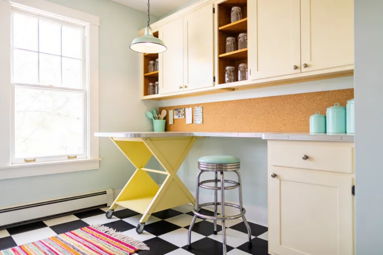 8 Retro Laundry Room Ideas with Vintage Charm: Cheerful & Cozy